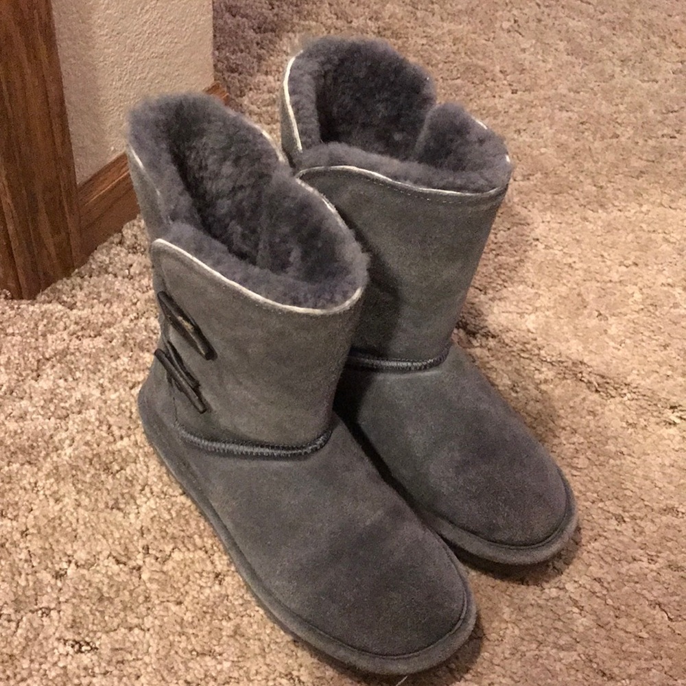 Women’s bearpaw boots